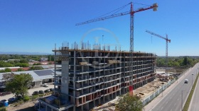 Продава 2-стаен град Пловдив Гагарин - [1] 
