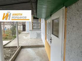 Продажба на имоти в с. Хотница, област Велико Търново - изображение 20 