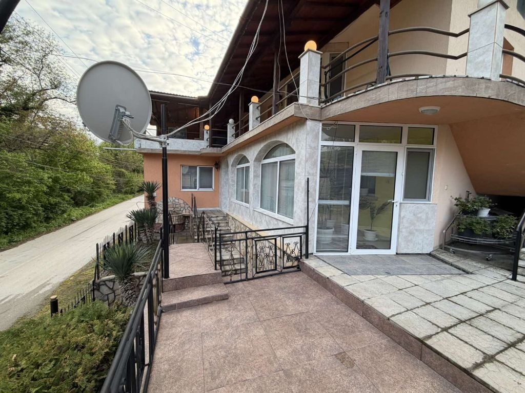Продава КЪЩА, гр. Ловеч, Дръстене, снимка 6 - Къщи - 54628382
