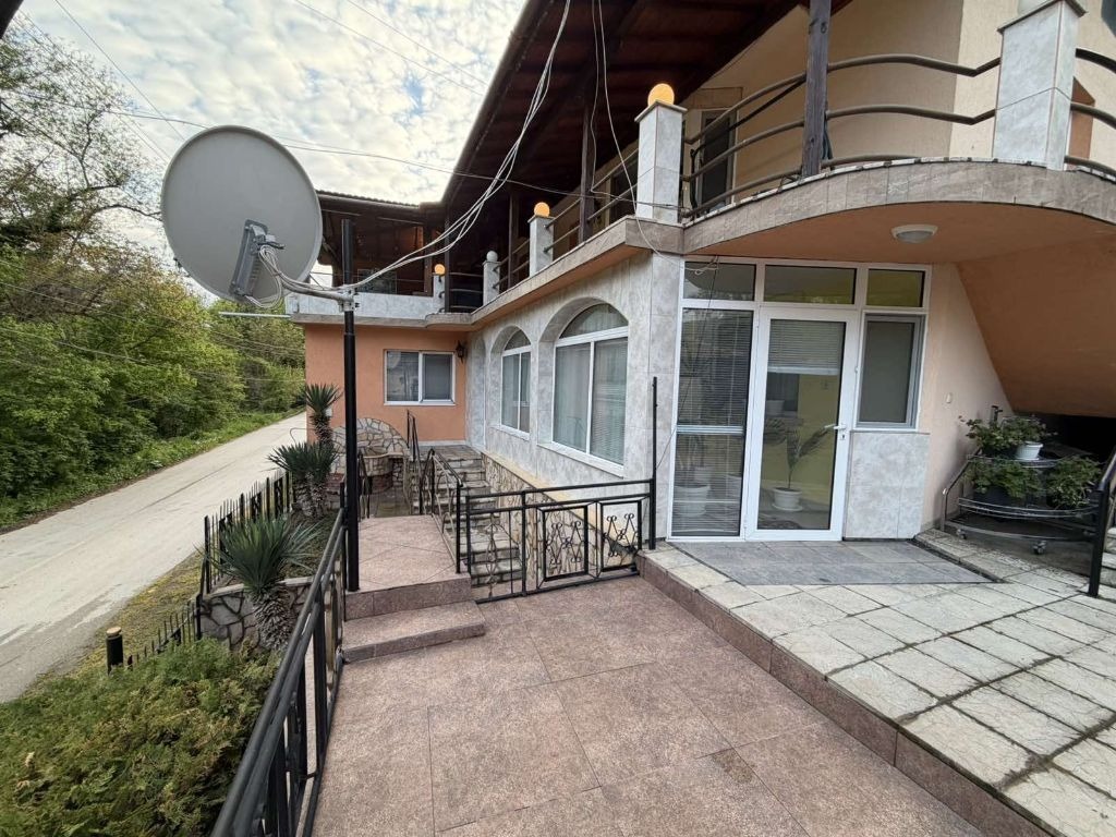 Продава КЪЩА, гр. Ловеч, Дръстене, снимка 9 - Къщи - 54628382