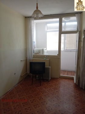 2 slaapkamers Lom, regio Montana 7