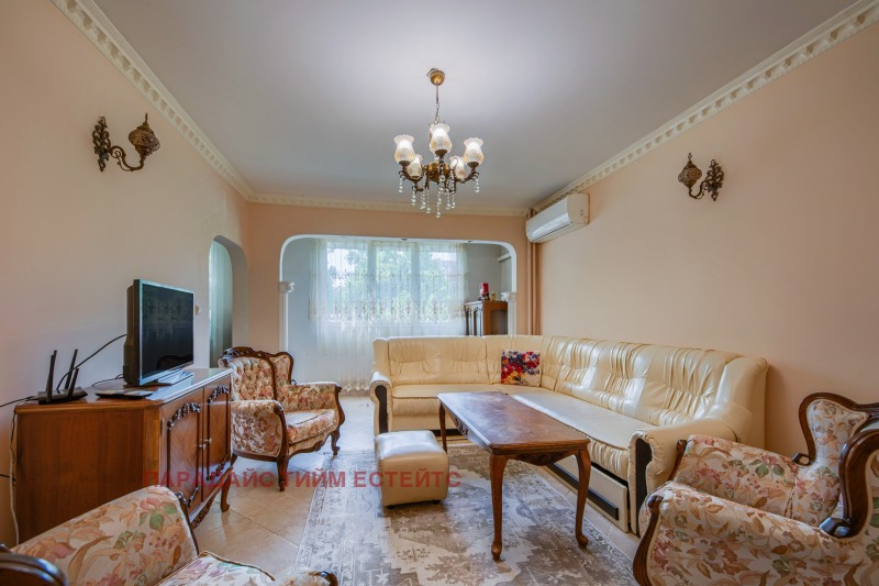 Продава  3-стаен град София , Люлин 4 , 100 кв.м | 42410032