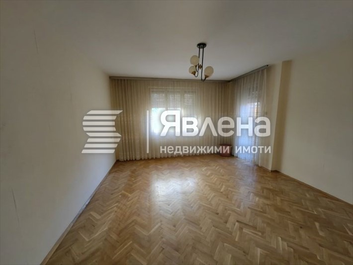 For Sale  3+ bedroom Blagoevgrad , Idealen tsentar , 107 sq.m | 87285564