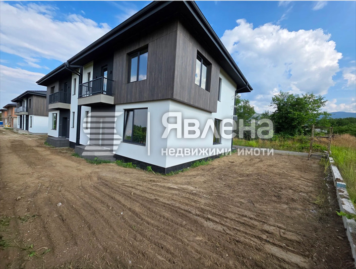Продава КЪЩА, с. Марково, област Пловдив, снимка 2 - Къщи - 56089689