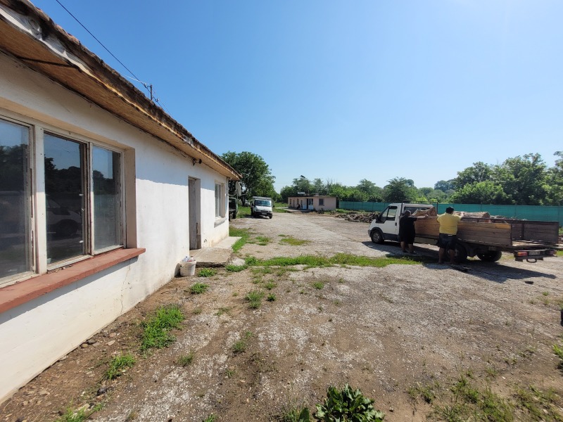 Продава  Пром. помещение област Плевен , с. Подем , 380 кв.м | 10230024 - изображение [4]