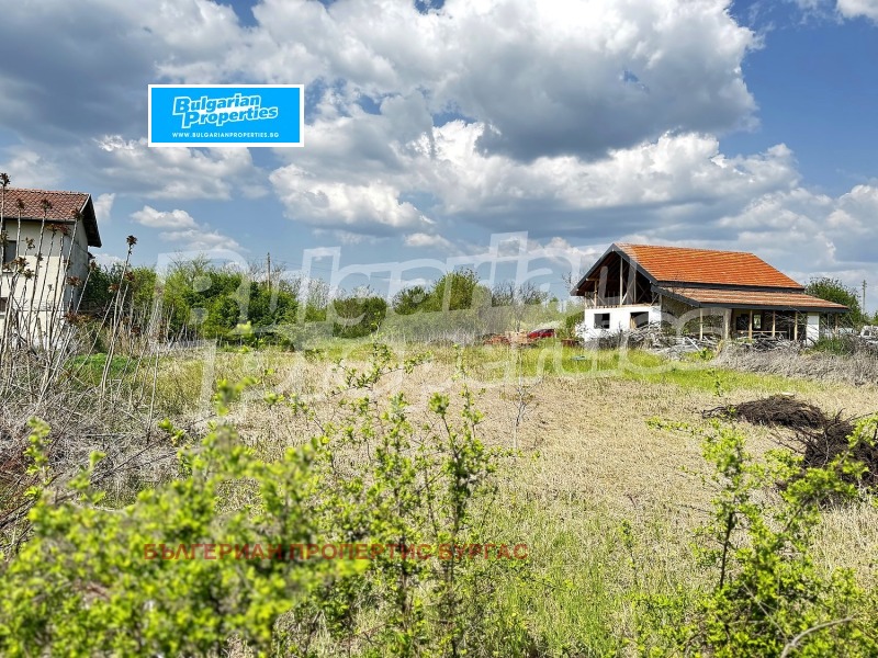 Продава ПАРЦЕЛ, с. Ливада, област Бургас