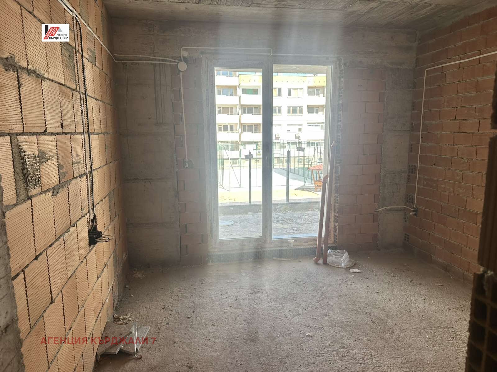 Продава 2-СТАЕН, гр. Кърджали, Възрожденци