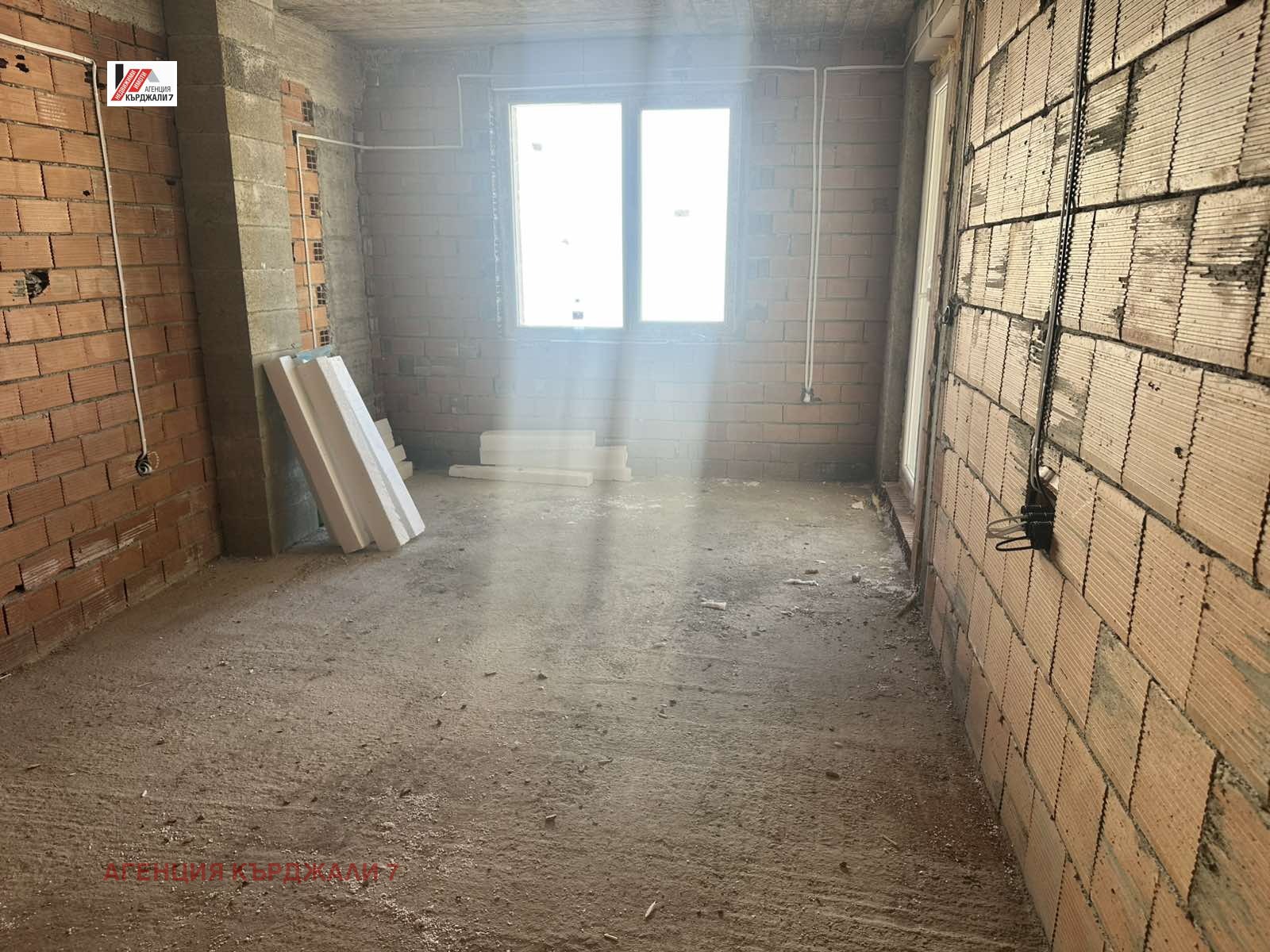 Продава 2-СТАЕН, гр. Кърджали, Възрожденци, снимка 4 - Апартаменти - 56116634