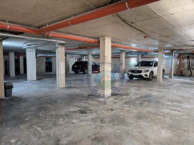 Parcheggio Briz, Warna