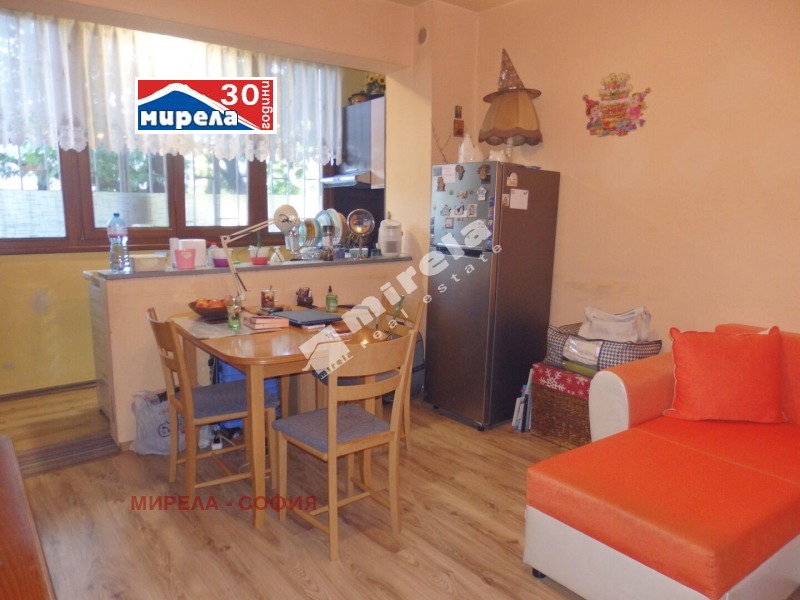 Till salu  Studio Sofia , Nadejda 2 , 46 kvm | 95441102