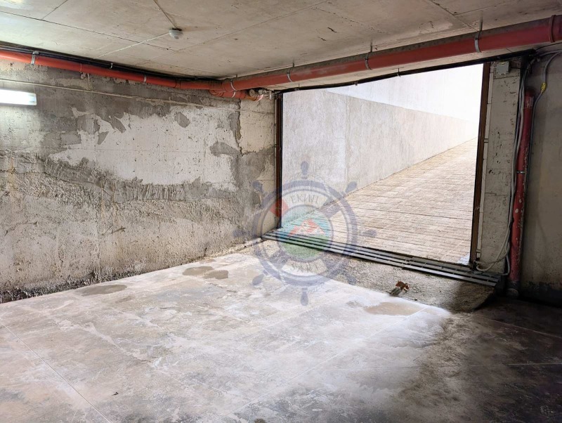 Продава ГАРАЖ, ПАРКОМЯСТО, гр. Варна, Бриз, снимка 9 - Гаражи и паркоместа - 47766751