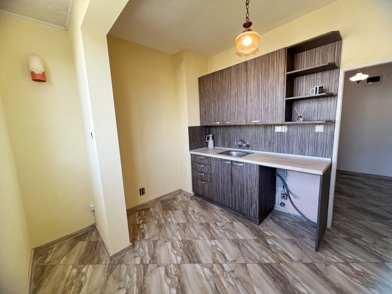 Eladó  2 hálószobás Varna , Vazrazsdane 3 , 60 négyzetméter | 81076238