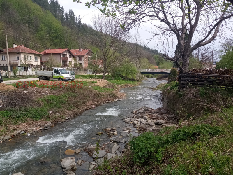 Продава КЪЩА, с. Чифлик, област Ловеч, снимка 3 - Къщи - 52779389