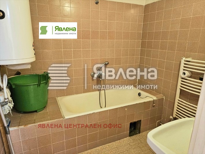 Продава КЪЩА, гр. София, Бенковски, снимка 9 - Къщи - 54529682