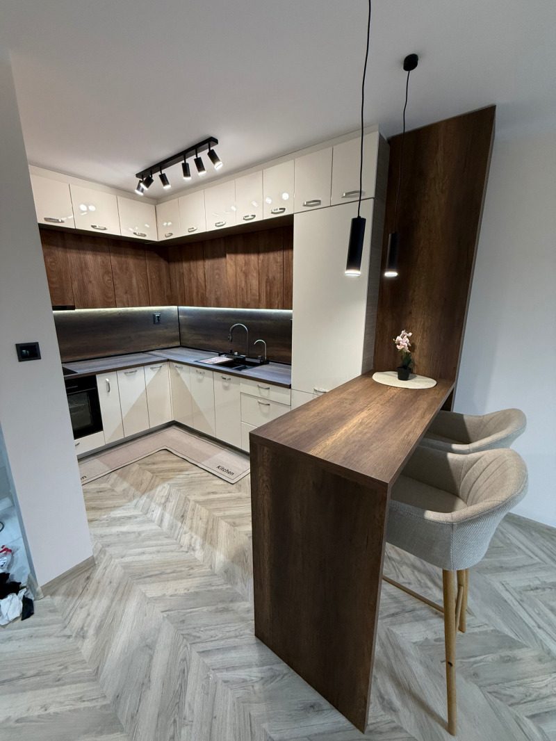 Продава 2-СТАЕН в град Плевен, Широк център - 75 кв.м / 110 000 € » 215 141.30 лв., ГЕЯ POWER