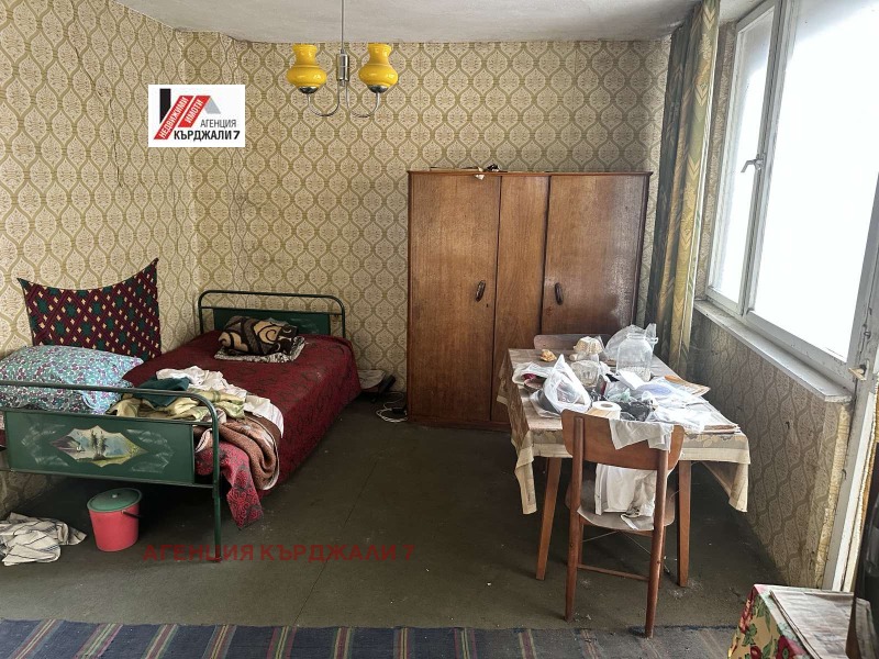 Продава  2-стаен град Кърджали , Веселчане , 63 кв.м | 93356795 - изображение [3]