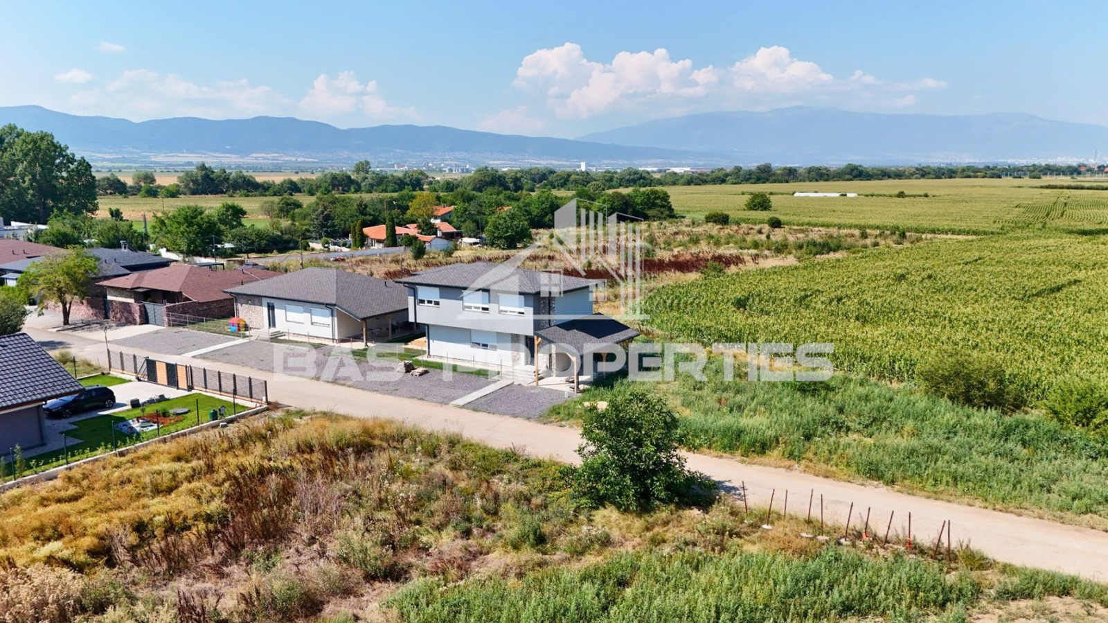 Продава КЪЩА, с. Равно поле, област София област, снимка 16 - Къщи - 55775127