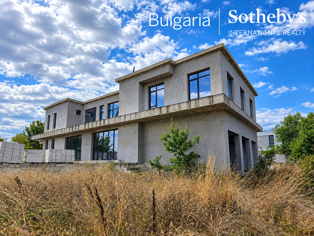 Продава ХОТЕЛ, с. Лозенец, област Бургас