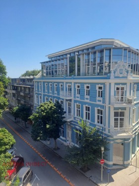 Biuro Centar, Warna