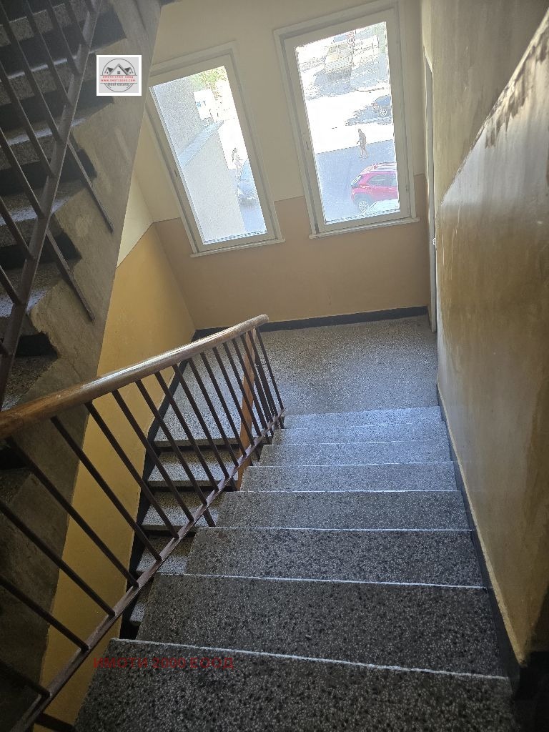 Продава  3-стаен град Стара Загора , Три чучура - юг , 62 кв.м | 77125926 - изображение [2]