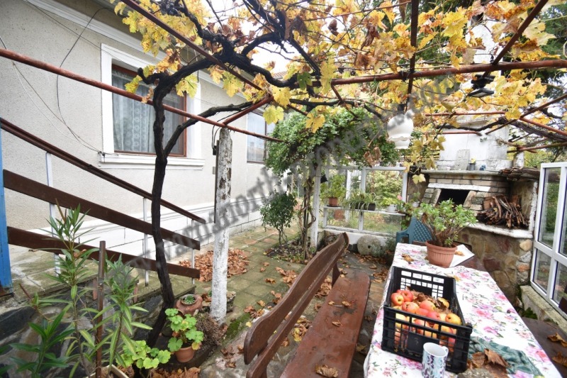 Продава КЪЩА, гр. Балчик, област Добрич, снимка 4 - Къщи - 52892534