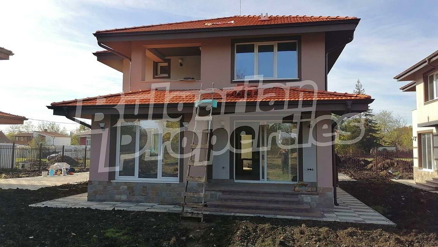 Продава КЪЩА, с. Полски извор, област Бургас, снимка 2 - Къщи - 52456532