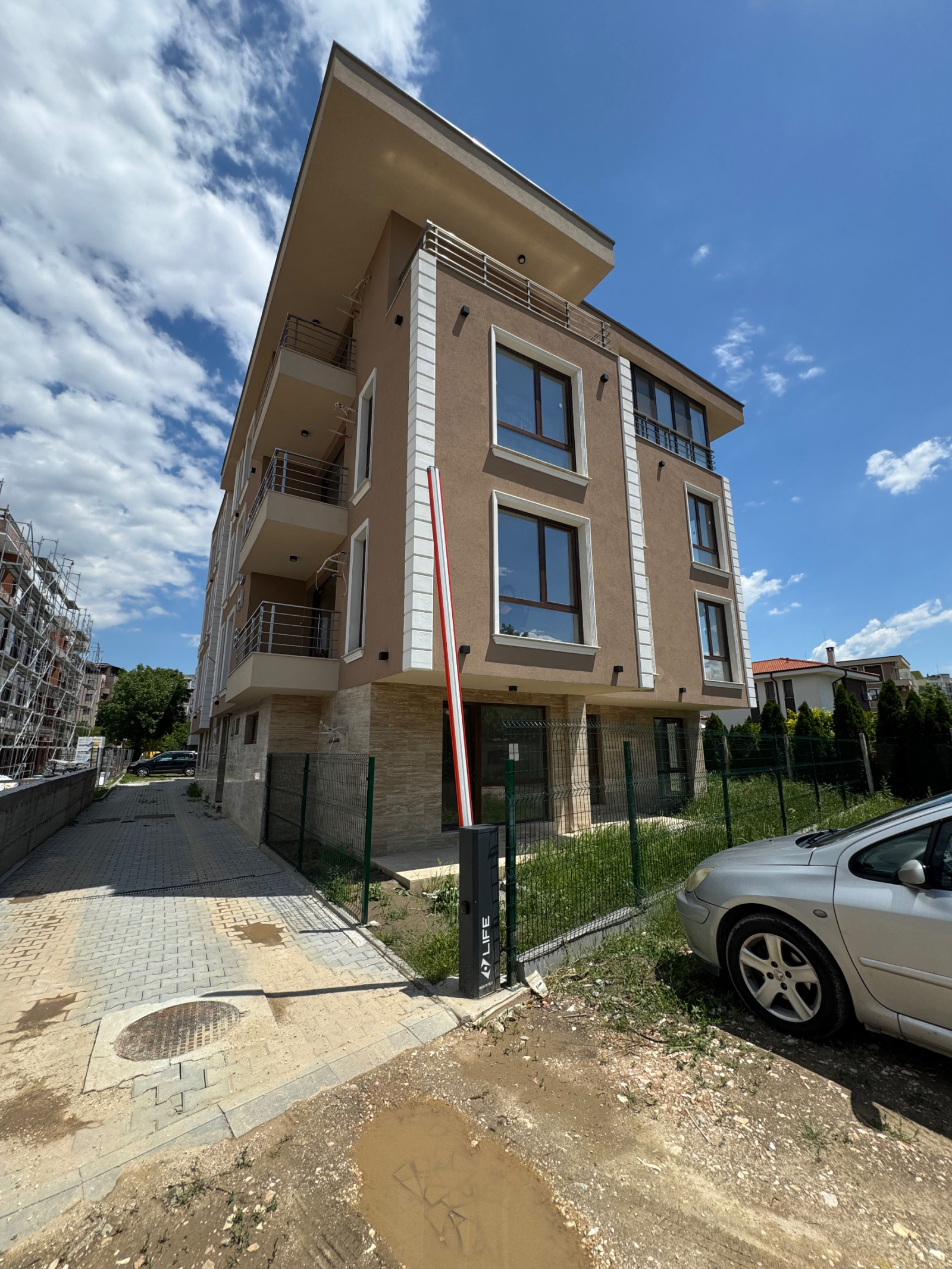 Продава ГАРАЖ, ПАРКОМЯСТО, гр. Пловдив, Христо Смирненски, снимка 2 - Гаражи и паркоместа - 54667284