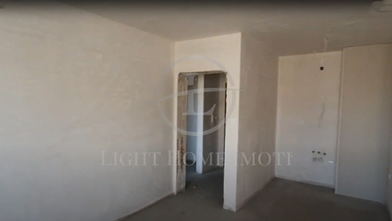 Продава  2-стаен град Пловдив , Остромила , 62 кв.м | 62588349 - изображение [2]