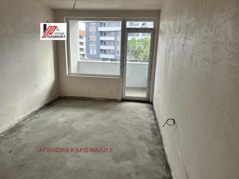 Myytävänä  2 makuuhuonetta Kardžali , Vazroždentsi , 95 neliömetriä | 33739616 - kuva [7]