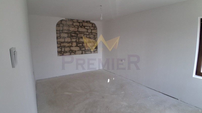 Продава КЪЩА, с. Манастир, област Варна, снимка 13 - Къщи - 53008831