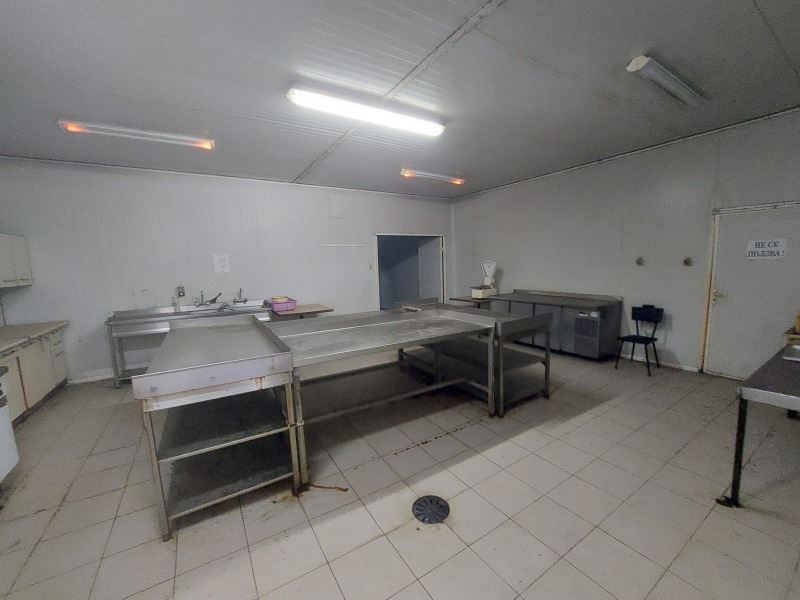 Продава ПРОМ. ПОМЕЩЕНИЕ, гр. Павликени, област Велико Търново, снимка 15 - Производствени сгради - 52603162