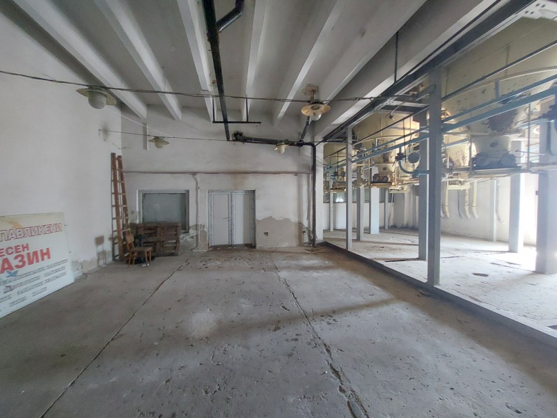 Продава ПРОМ. ПОМЕЩЕНИЕ, гр. Павликени, област Велико Търново, снимка 11 - Производствени сгради - 52603162