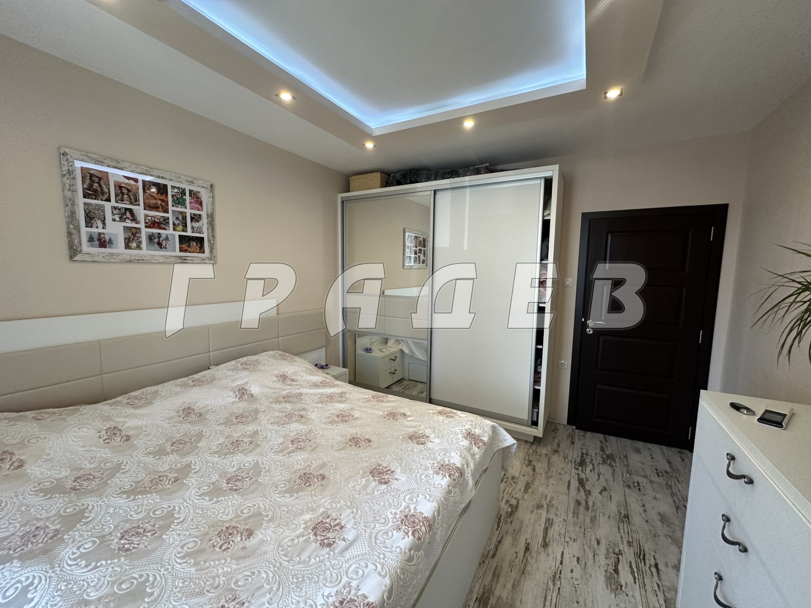 Продава 3-СТАЕН, гр. Русе, Център, снимка 2 - Апартаменти - 53811441