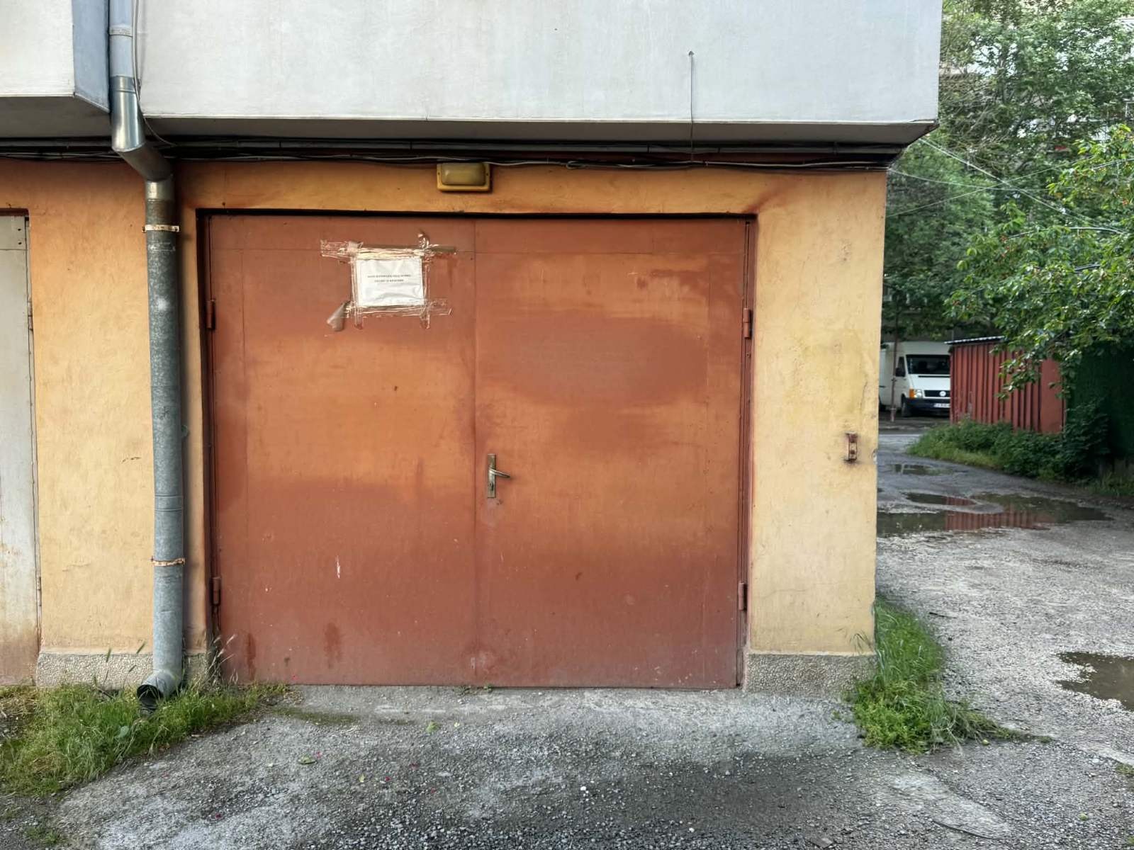 Продава ГАРАЖ, ПАРКОМЯСТО, гр. Търговище, Боровец, снимка 2 - Гаражи и паркоместа - 54810533