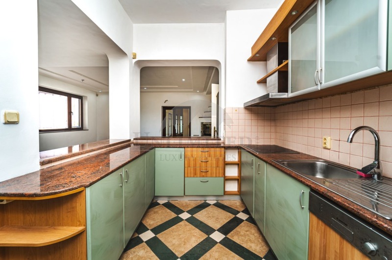 Продава КЪЩА, гр. София, гр. Банкя, снимка 4 - Къщи - 52567458