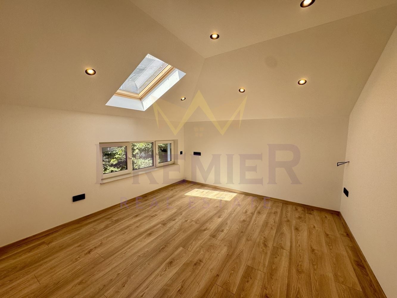 Продава 3-СТАЕН, гр. Варна, Фестивален комплекс, снимка 2 - Апартаменти - 53730504