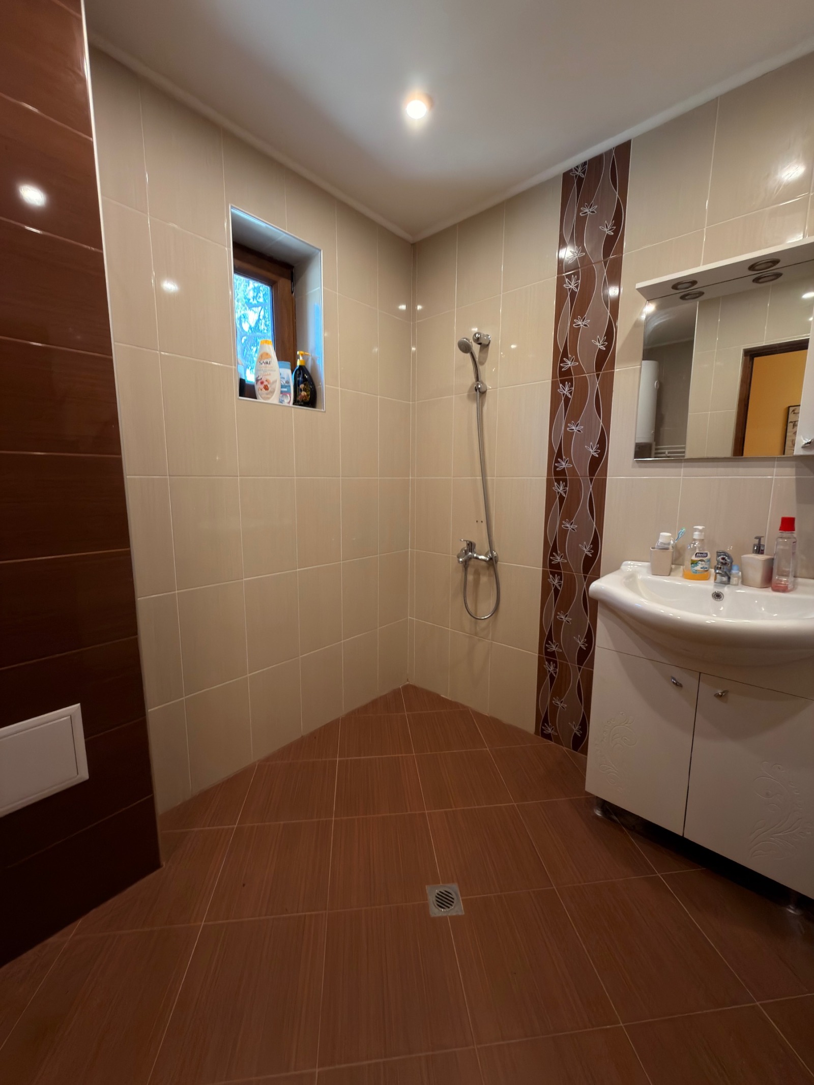 Продава КЪЩА, с. Гинци, област София област, снимка 14 - Къщи - 55954688