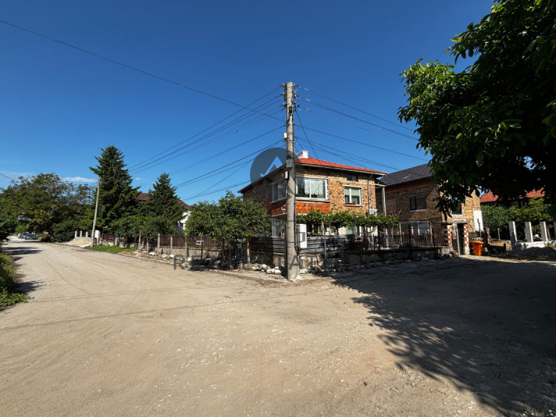 Eladó  Ház régió Plovdiv , Zlatitrap , 128 négyzetméter | 33183130