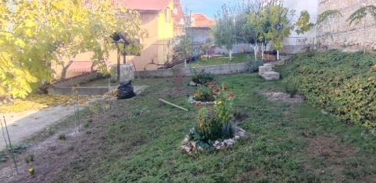 Продава КЪЩА, гр. Перущица, област Пловдив