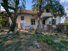 Dům Polikraište, oblast Veliko Tarnovo
