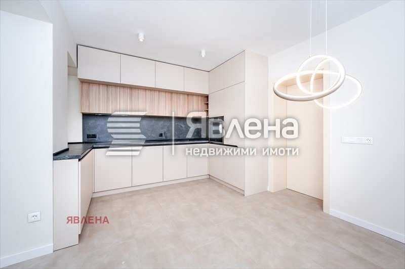 Продава 3-СТАЕН, гр. София, Център, снимка 2 - Aпартаменти - 48119382