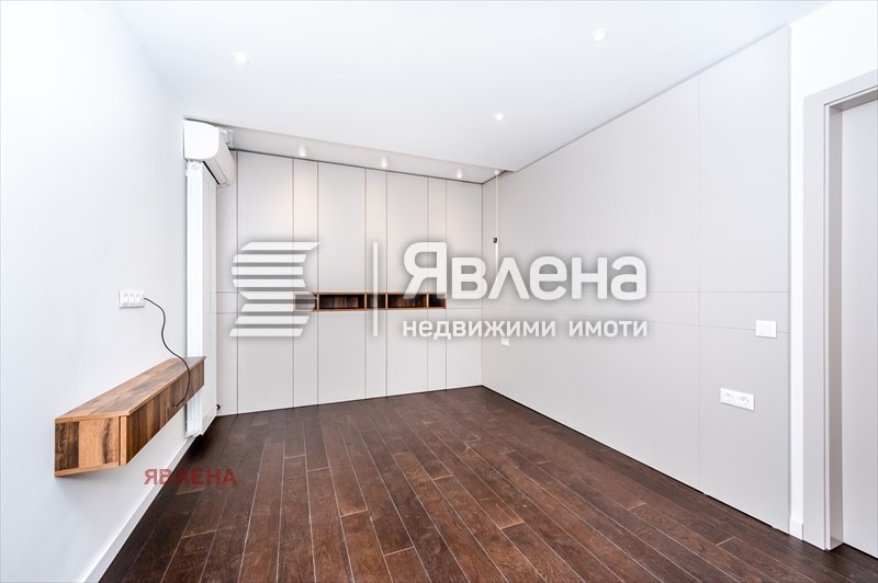 Продава 3-СТАЕН, гр. София, Център, снимка 8 - Aпартаменти - 48119382