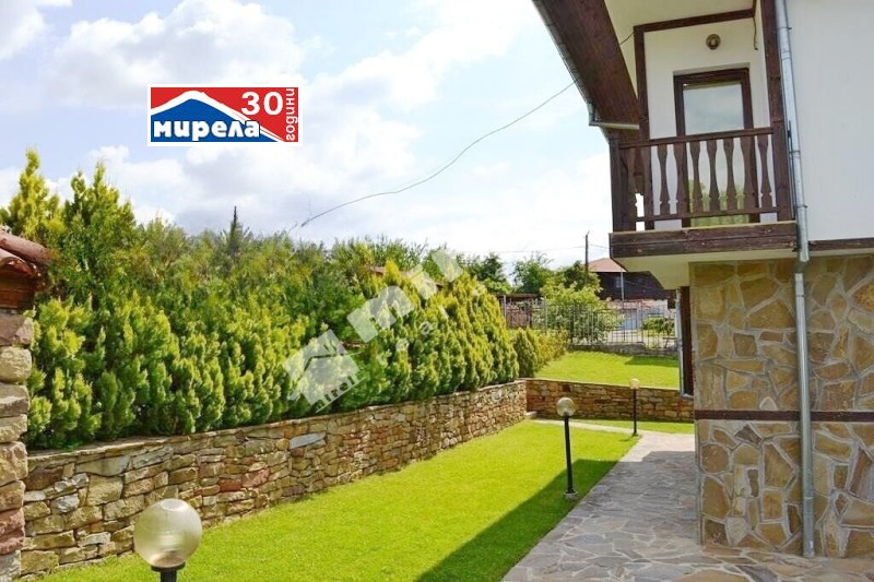 Till salu  Hus region Veliko Tarnovo , Bratjkovci , 180 kvm | 41637525 - bild [2]