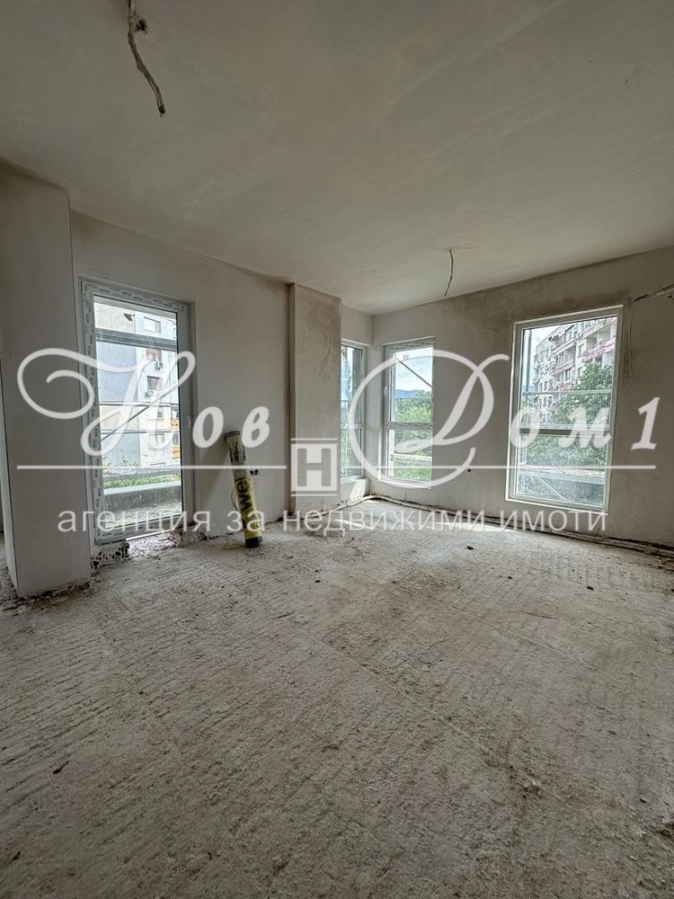 En venta  2 dormitorios Plovdiv , Jristo Smirnenski , 95 metros cuadrados | 94352308