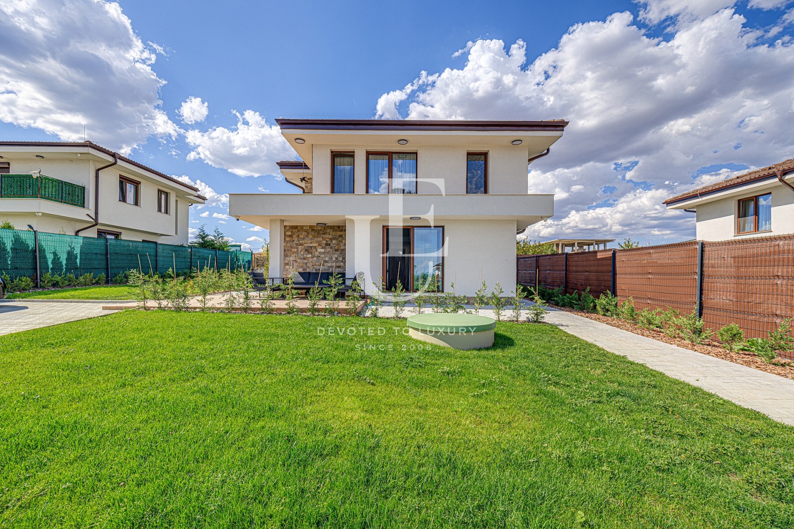 Продава КЪЩА, с. Гурмазово, област София област