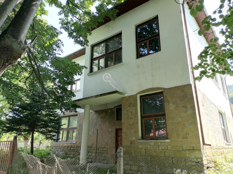 Продава ХОТЕЛ в област Велико Търново, гр. Елена - 500 кв.м / 128 000 € » 250 346.24 лв., ИМОТИ ТЪРНОВГРАД