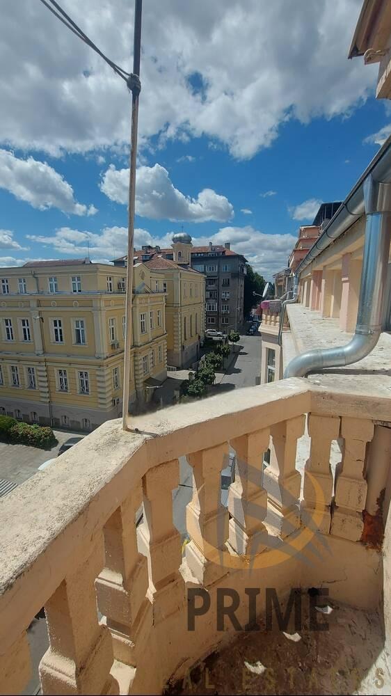 Продава МНОГОСТАЕН, гр. Бургас, Център, снимка 2 - Апартаменти - 52834762