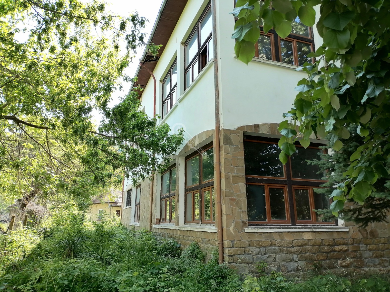 Продава ХОТЕЛ, гр. Елена, област Велико Търново, снимка 2 - Хотели - 43652444