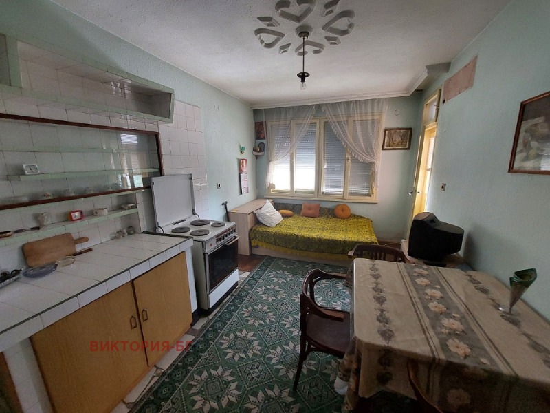 Продава ЕТАЖ ОТ КЪЩА в град Пловдив, Прослав - 119 кв.м / 200 000 € » 391 166.00 лв., ВИКТОРИЯ-БГ