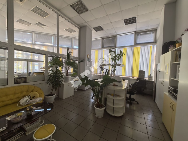 Til salg  Kontor Yambol , Tsentar , 94 kvm | 69736954 - billede [2]